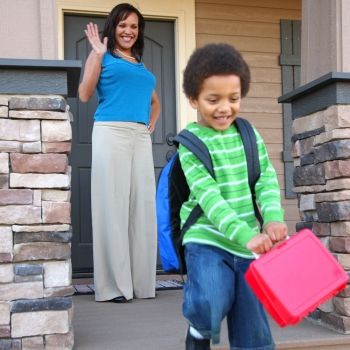 La vuelta al colegio de los hijos y la felicidad de los padres en imágenes