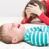 Qué hacer si el niño lo pide todo gritando y llorando