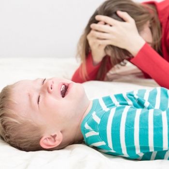 Qué hacer si el niño lo pide todo gritando y llorando