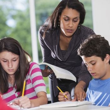 El refuerzo positivo no funciona para niños de secundaria, según un profesor
