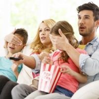 El peligro de que los niños vean videos musicales