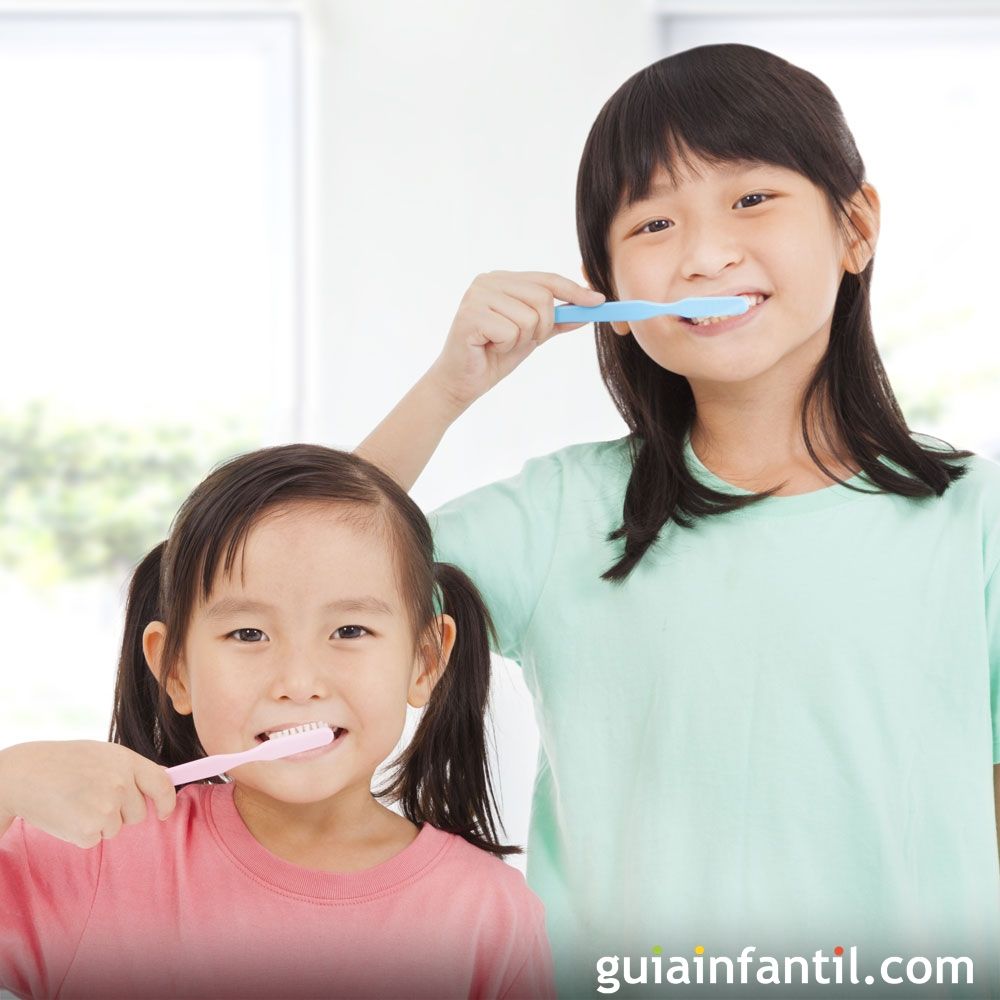 Enseña a tu hijo a cepillarse los dientes según el método