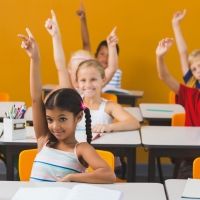 Cómo sentar a los niños para que atiendan en clase