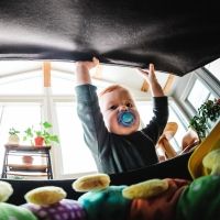 El peligro de los peluches para los bebés y los niños