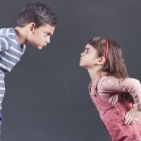Por qué no debemos obligar a los niños a hacer las paces o pedir perdón