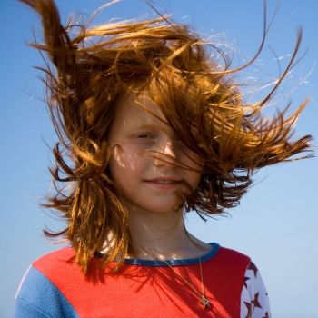 Los terroríficos peligros del viento para los niños que todo padre debe conocer