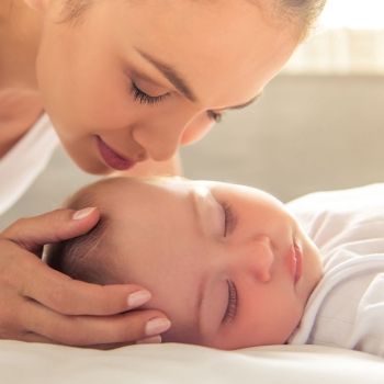 La sorprendente reacción en el cerebro de la madre ante el olor del bebé