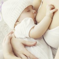 10 consejos para producir más leche para tu bebé