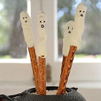 Fantasmas salados de Halloween. Aperitivos para niños
