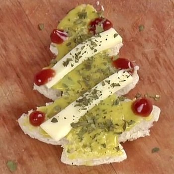 Árbol de Navidad con guacamole. Canapés navideños para niños