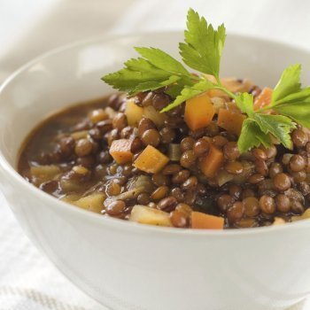 Lentejas con verduras. Receta ligera y sana para niños