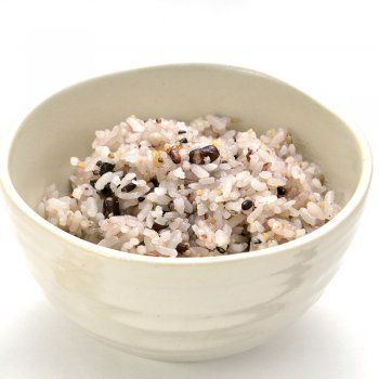 Arroz con frijoles negros. Receta mexicana
