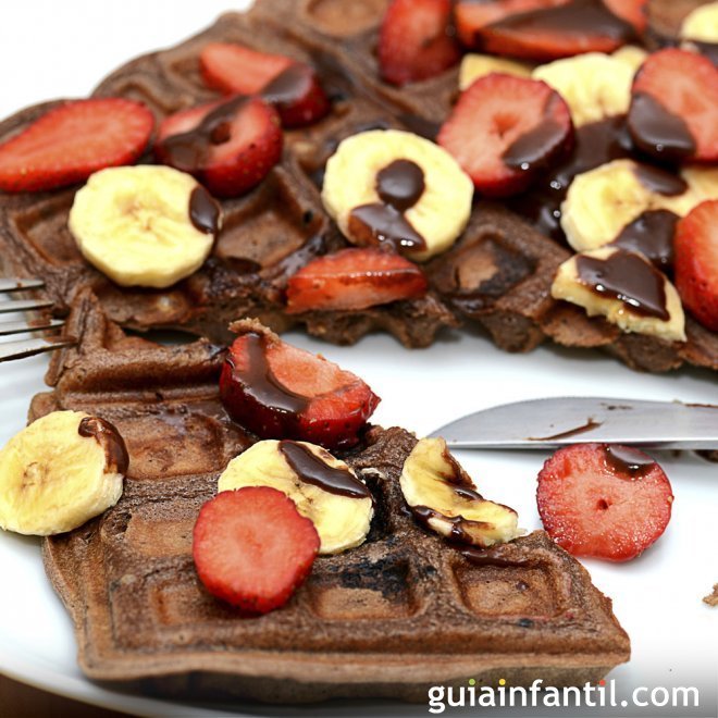 Gofres de chocolate. Receta para el desayuno o la merienda de los niños
