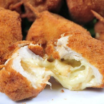 Bolitas de pollo y queso. Recetas fáciles para niños
