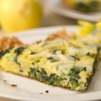 Tortilla o frittata de espaguetis con espinacas. Receta para niños