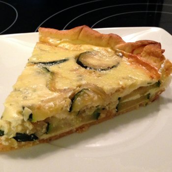 Quiche de calabacín, cebolla y queso gorgonzola