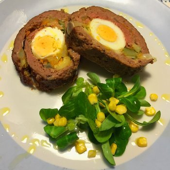Carne rellena de huevo
