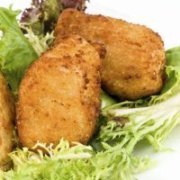 Bolitas de huevo, bechamel y jamón. Receta de aperitivo o cena