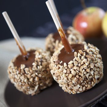 Manzanas crujientes de caramelo y chocolate