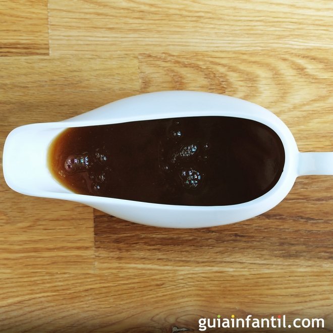 Gravy o salsa para el pavo de Acción de Gracias