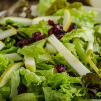 Receta chilena para Navidad. Ensalada de apio y aguacate