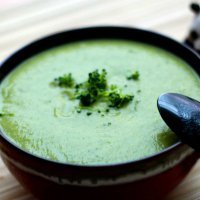 Crema de aguacate, calabacín y brócoli. Recetas sanas para niños