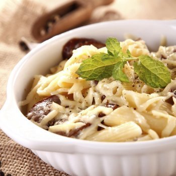 Macarrones con chorizo gratinados