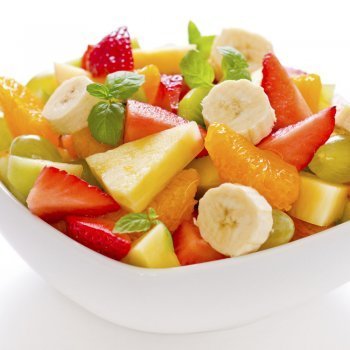 Macedonia de frutas tropicales. Recetas para niños