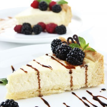 Tarta con frutas del bosque