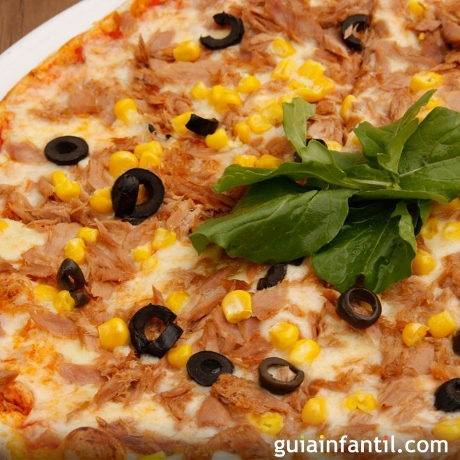 Pizza de atún y maíz para niños