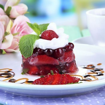 Macedonia de frutas en gelatina