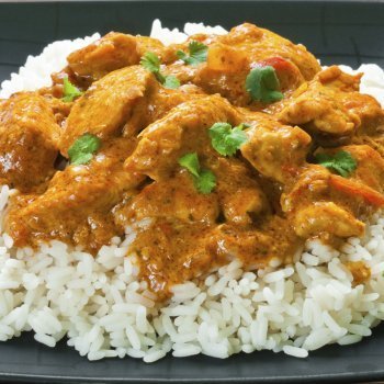 Arroz con pollo al curry. Receta hindú