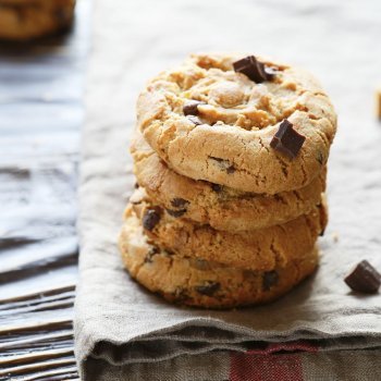 Galletas crujientes con pepitas de chocolate