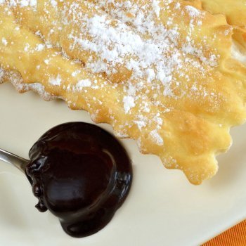 Chiacchiere o frappe, dulce italiano de Carnaval