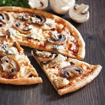 Pizza de champiñones y espárragos