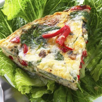 Tortilla de espinacas, pimiento y queso. Receta ligera y nutritiva