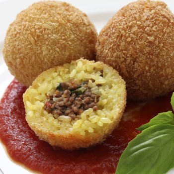 Bolitas de arroz rellenas de carne