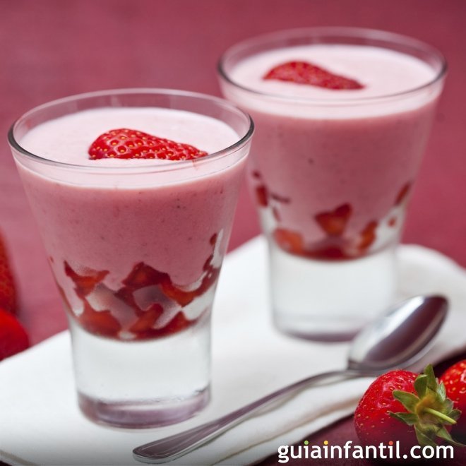 Receta de mousse de fresas. Un postre para hacer con los niños