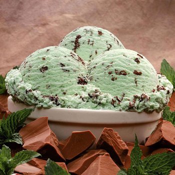 Helado de menta con chips de chocolate