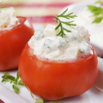Tomates rellenos ensaladilla