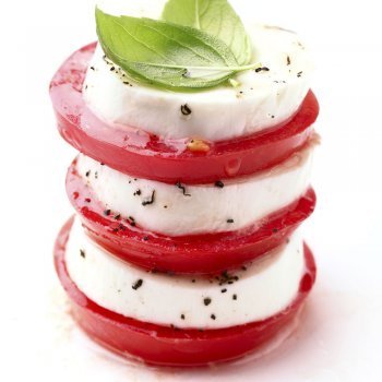 Torre de tomate y mozzarella, receta italiana