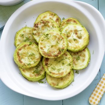 Calabacín a la plancha con ajo y cilantro. Entrante rápido