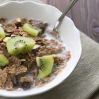 Muesli con kiwi y pasas, desayuno muy digestivo