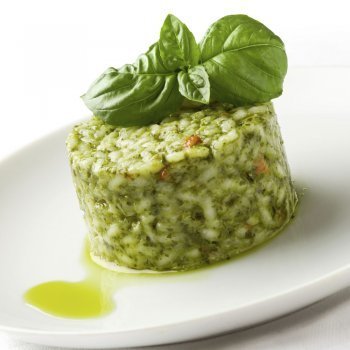 Risotto al pesto de albahaca con zanahorias