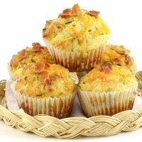 Muffins salados de jamón y queso