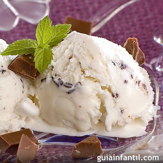 Helado de stracciatella. Receta clásica italiana