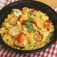 Paella para niños. Receta española