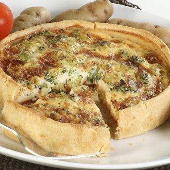 Quiche de brócoli con queso roquefort. Receta familiar