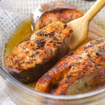 Salmón a la miel y mostaza, receta sana y fácil para niños