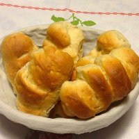 Pan de leche casero. Receta de desayuno para niños